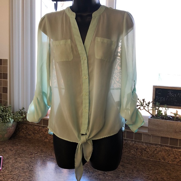 Candie's Tops - Candies mint green blouse
